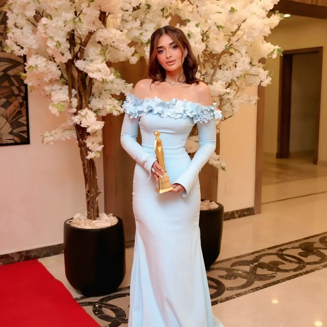 Sukienki wieczorowe Bella, niebieskie kwiaty, odkryte ramiona, krój syreny, długie rękawy, sukienki na imprezę, długość do podłogi, sukienki na studniówkę 2025