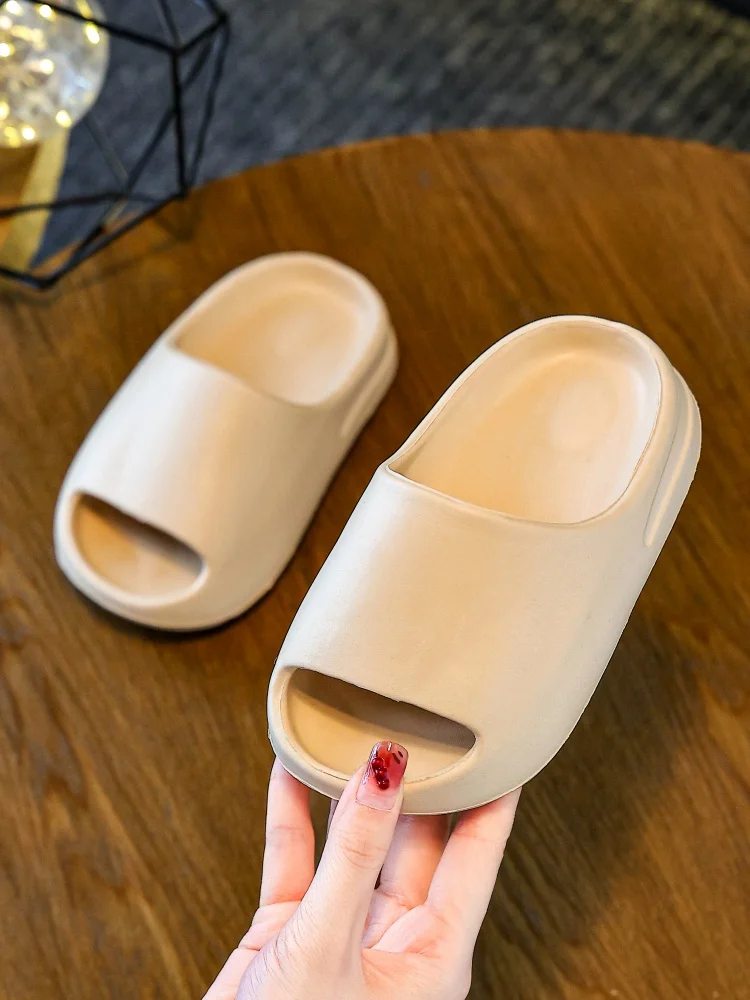 

2025 New EVA Children's Slippers Summer Korean Fashion Soft Sole Slippers Solid Color Casual Slippers