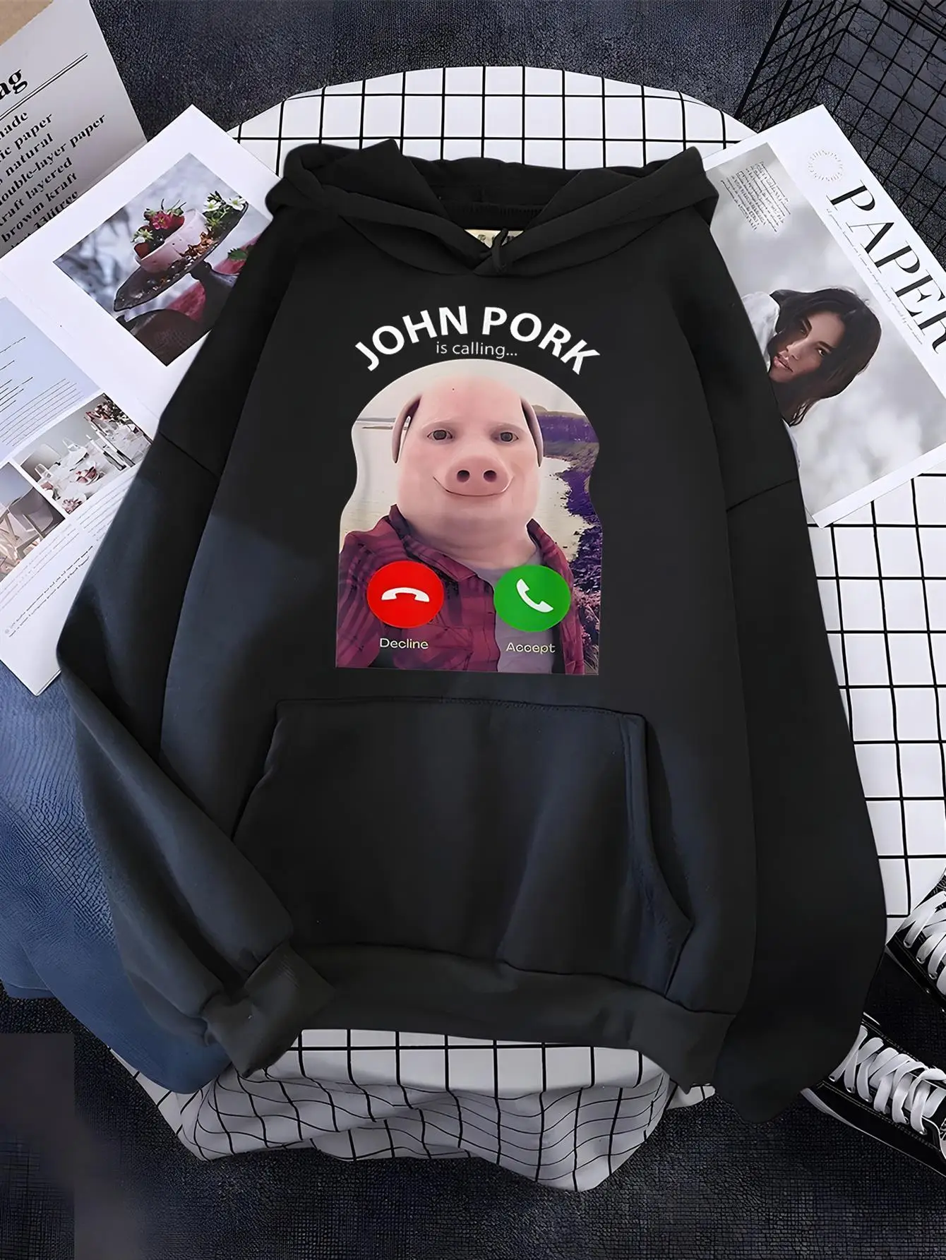 Lustiger Grafik-Hoodie für Herren mit John Pork-Motiv und Telefonanruf-Design – Grauer, lässiger, sportlicher Pullover, maschinenwaschbar, normale Passform