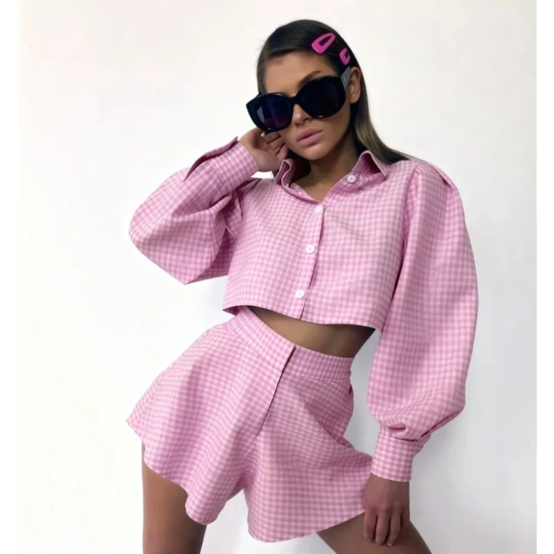 مجموعة كريسناس منقوشة جديدة مكونة من قطعتين للسيدات 2025 قمصان ريترو هونج كونج فيبي فضفاضة تناسب الفانوس شورت عالي الخصر 87800