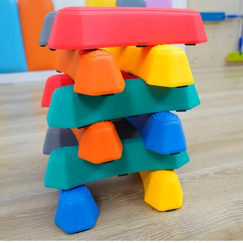 لوحة التوازن جسر خشبي واحد للأطفال جهاز التدريب الحسي رياض الأطفال معدات لعبة الحجر عبر النهر