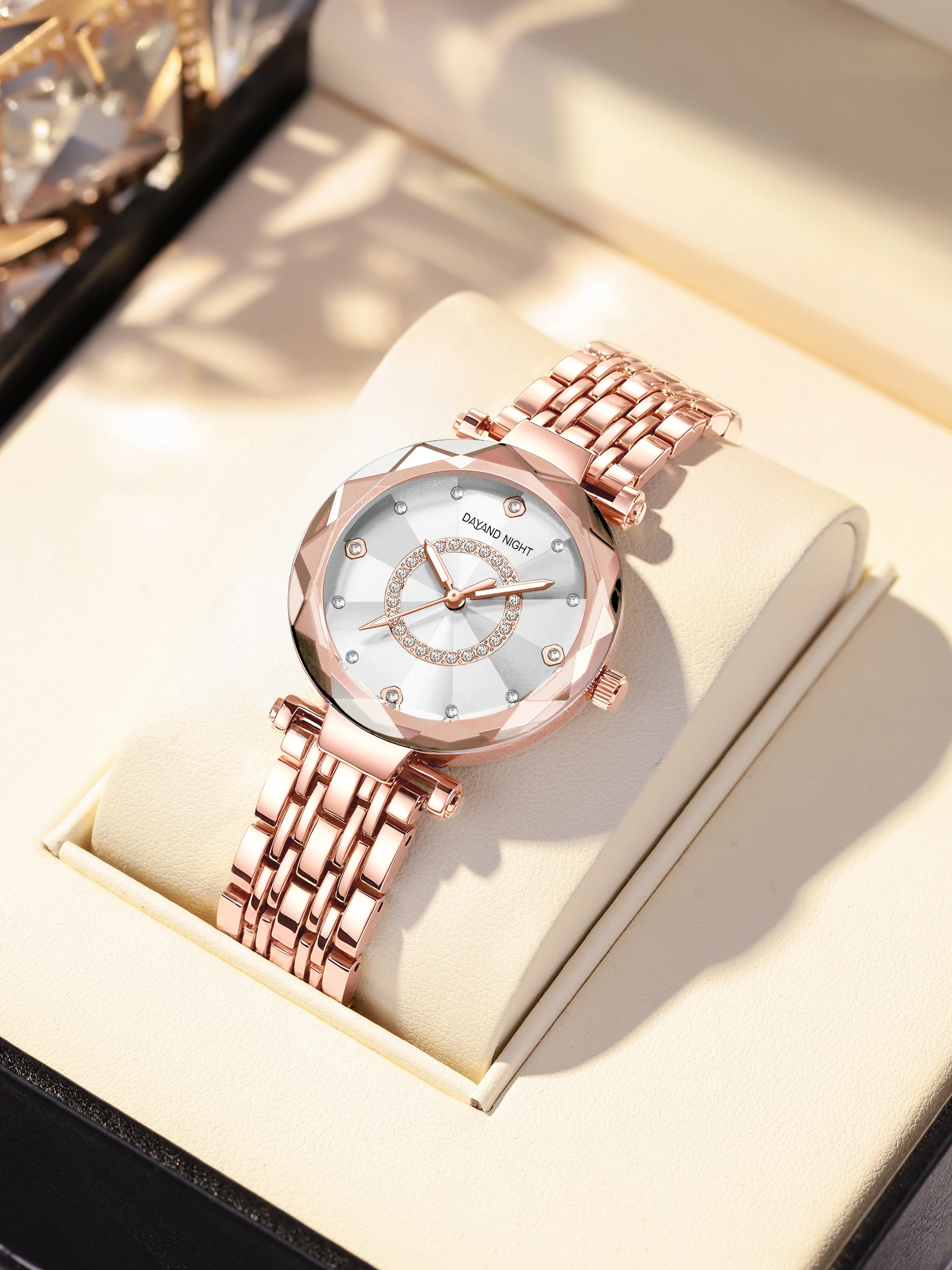 

2025 New Women's Watch: Trendy Fashion Designer Timepiece with Colorful Cut Glass, Multi-Color Options, Versatile Quartz Watch