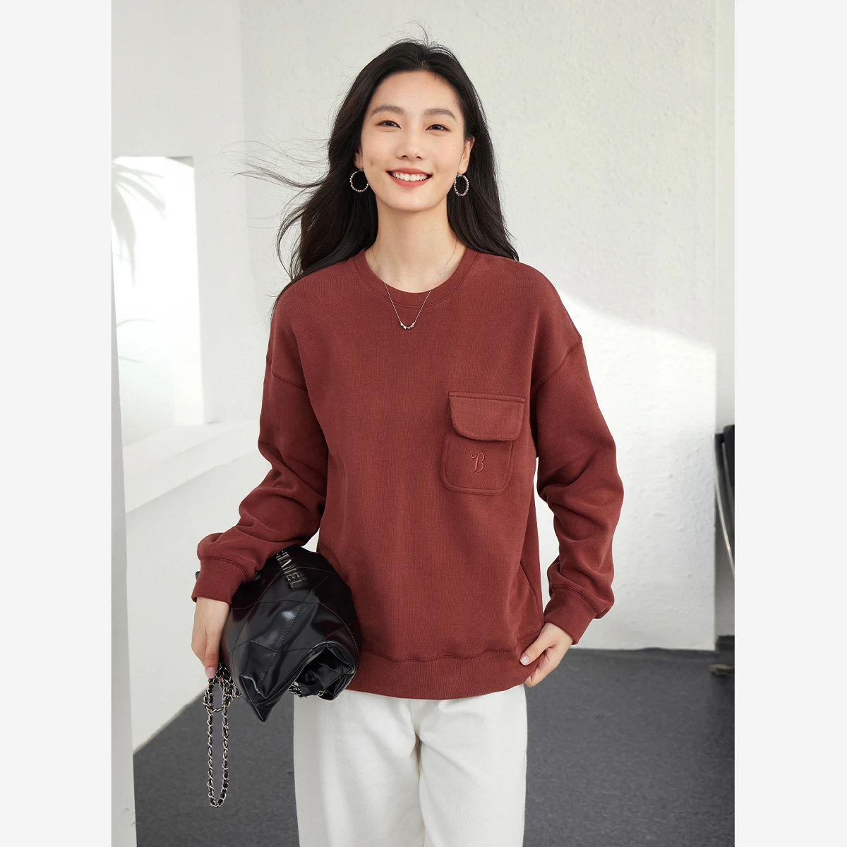 

VIMLY Sports Women Sweatshirts Winter 2025 Casual Round Neck Loose Fleece Sweater Knitted Pocket Long Sleeve Female Tops M8901