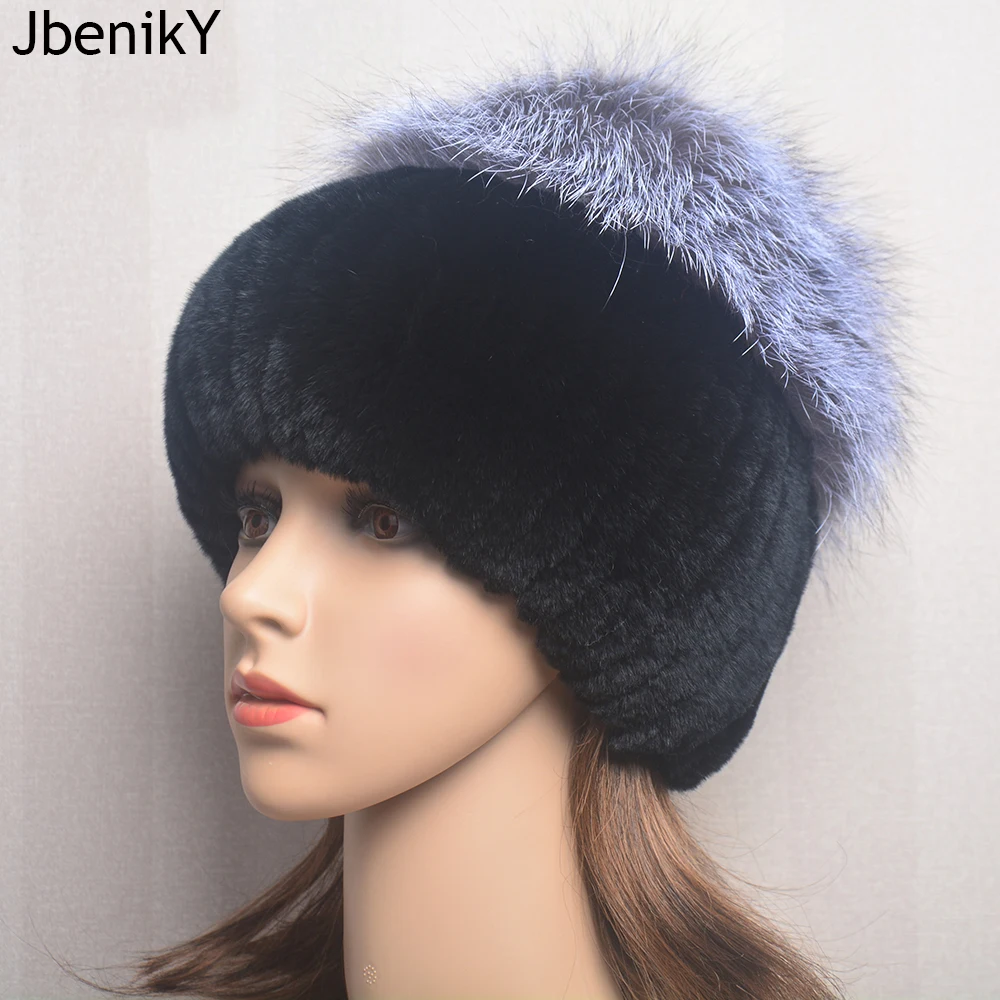 

Шапка женская с мехом чернобурки