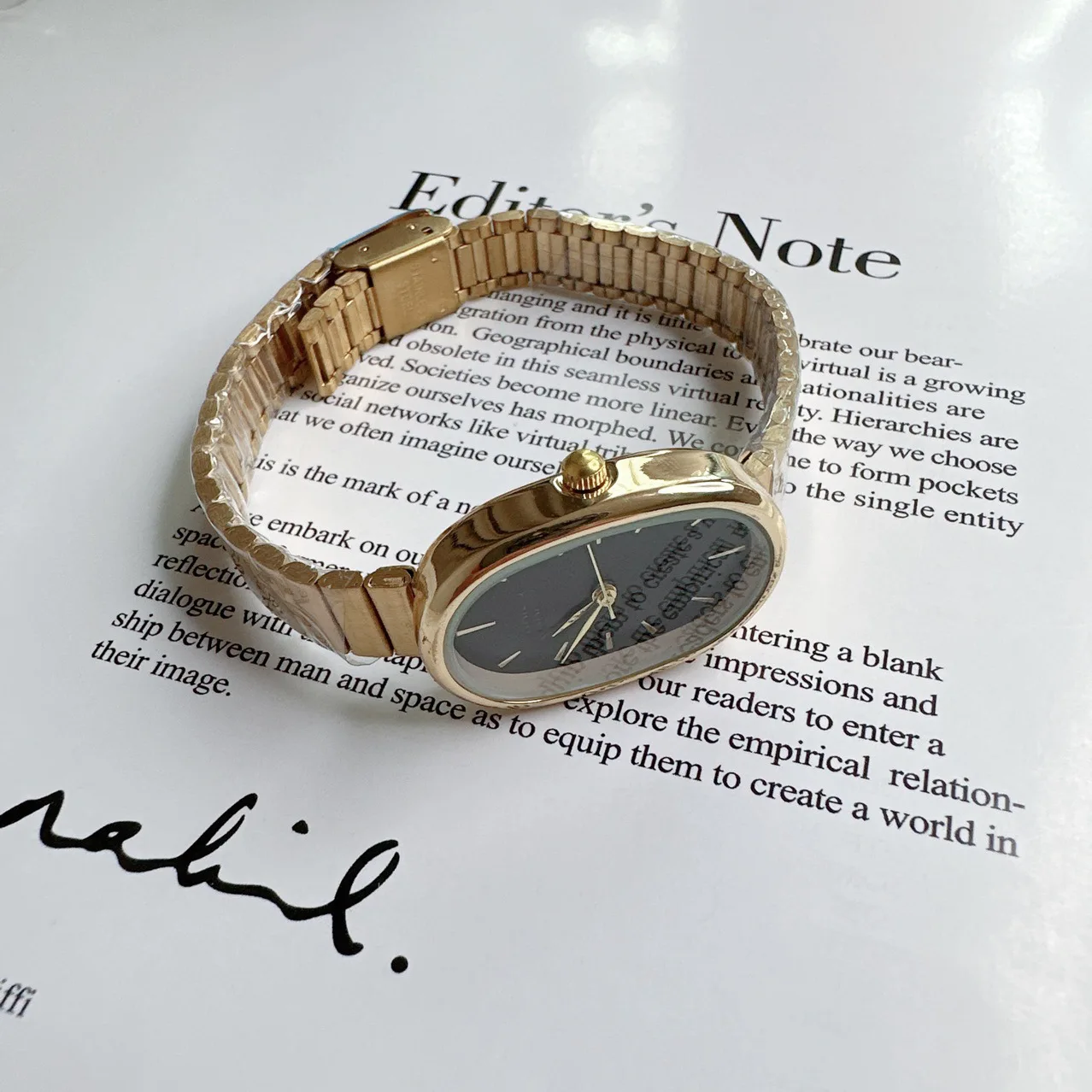 ใหม่นาฬิกาผู้หญิง Simple CHAIN รูปไข่ dial ขนาดกะทัดรัดเกาหลีรุ่นเสื้อผ้าอเนกประสงค์หญิงแฟชั่นนาฬิกาข้อมือควอตซ์