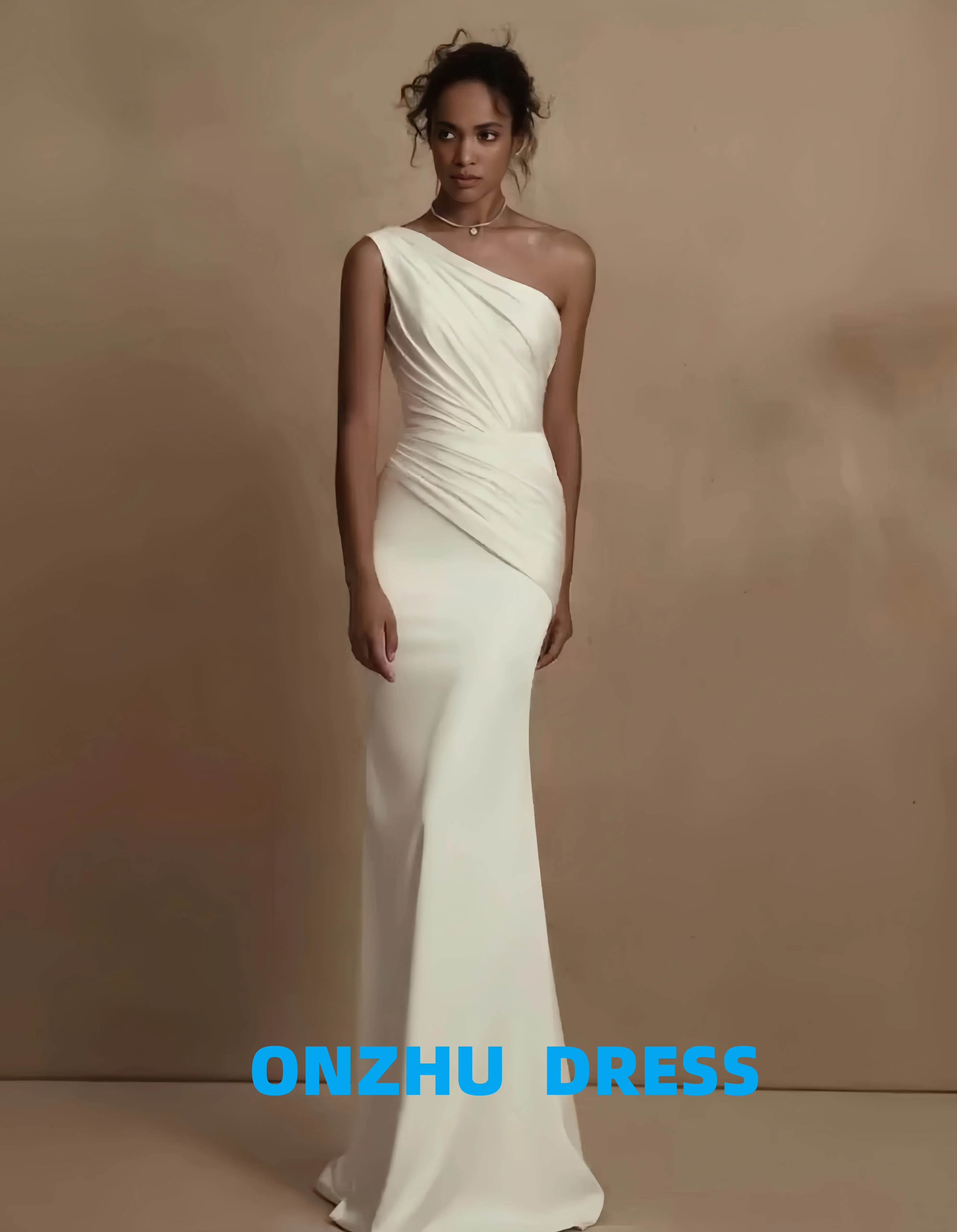 Maßgeschneiderte trägerlose ärmellose Meerjungfrau-Satin-Luxus-Abendkleider für Damen, Abendkleid, moderne Abendkleider