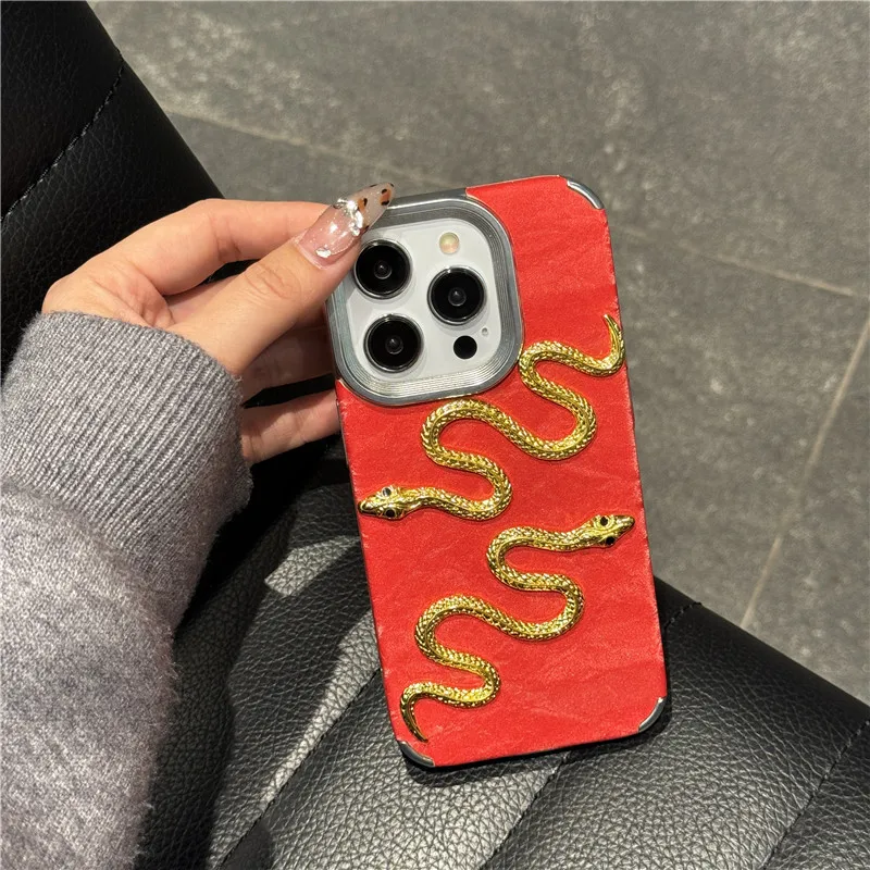 Luxury Plush Gold Snake metal Phone Case for iPhone 12 13 14 15 16 Pro Max 2025 Serpent RED Black Cover for iphone15pro Capa