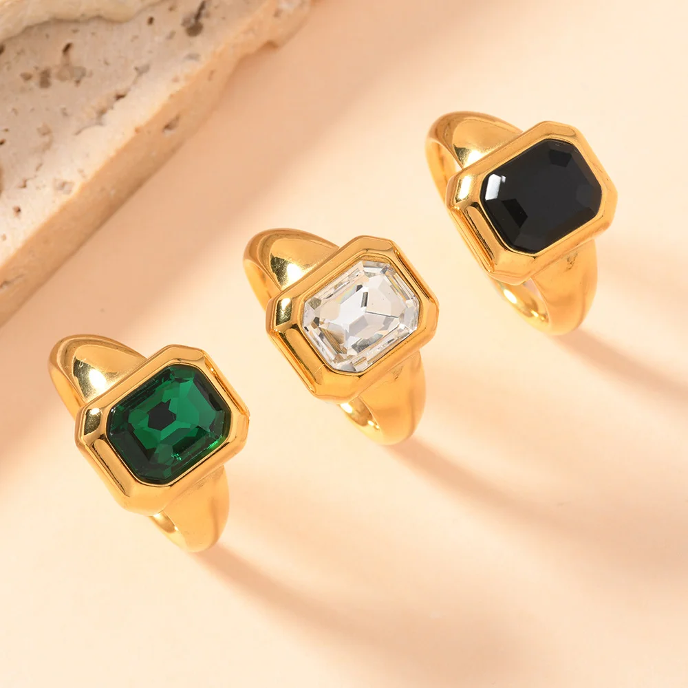 Exquisite Luxury Shiny Square Cubic Zirconia Stainless Steel Wedding Statement Ring 18K Gold Plated Fashion Waterproof Jewelry