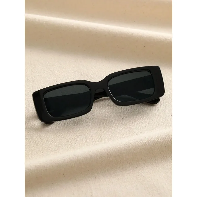 1 PCs Unisex Black Plastic Square Fashion Sunglasses Beach Play And Daily Photography Glasses