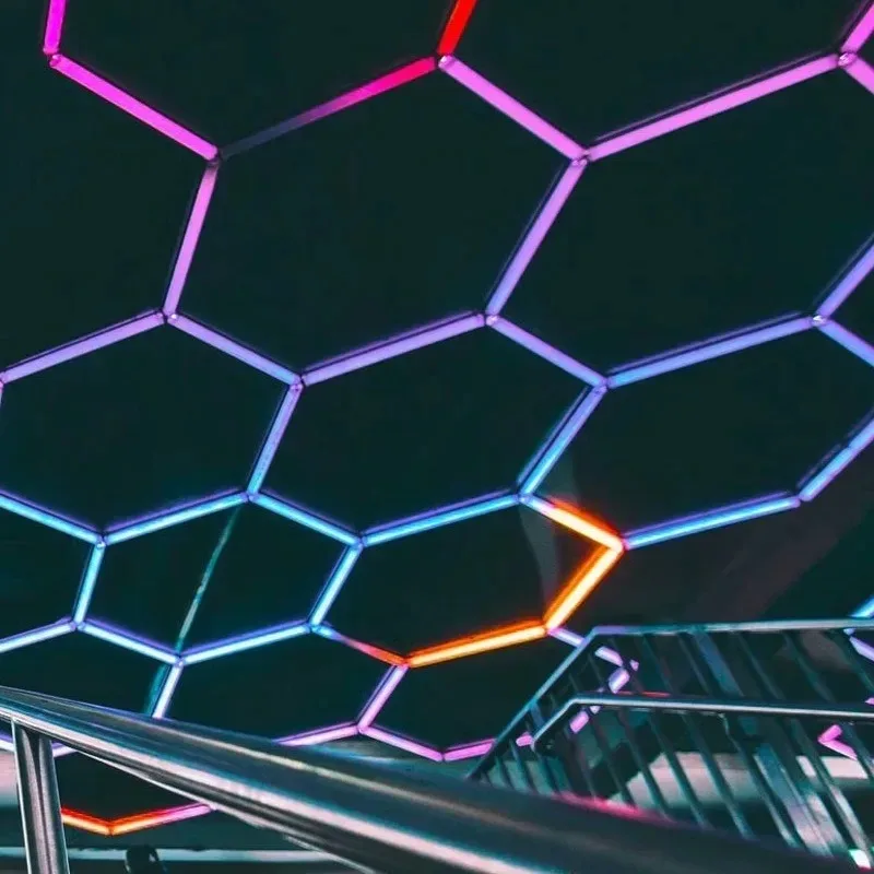 

RGB Muiti Garage Light Hexagon LED Lights Highly Efficient Honeycomb Lights Customized for Barber Ceiling Lighting Gym Workshop