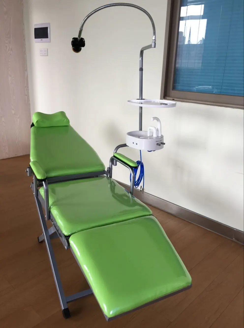 Portable dental chair, simple dental chair, folding chair, dental bed, oral cavity, free diagnosis, pit and fissure sealing, lyi