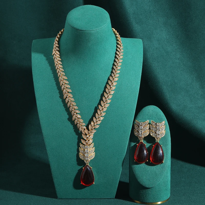 

Wedding Red Water Droplets Bride Necklace Woman Jewelry Set Rhinestones Zircon Earrings Retro Party Design Accessories 2026 New