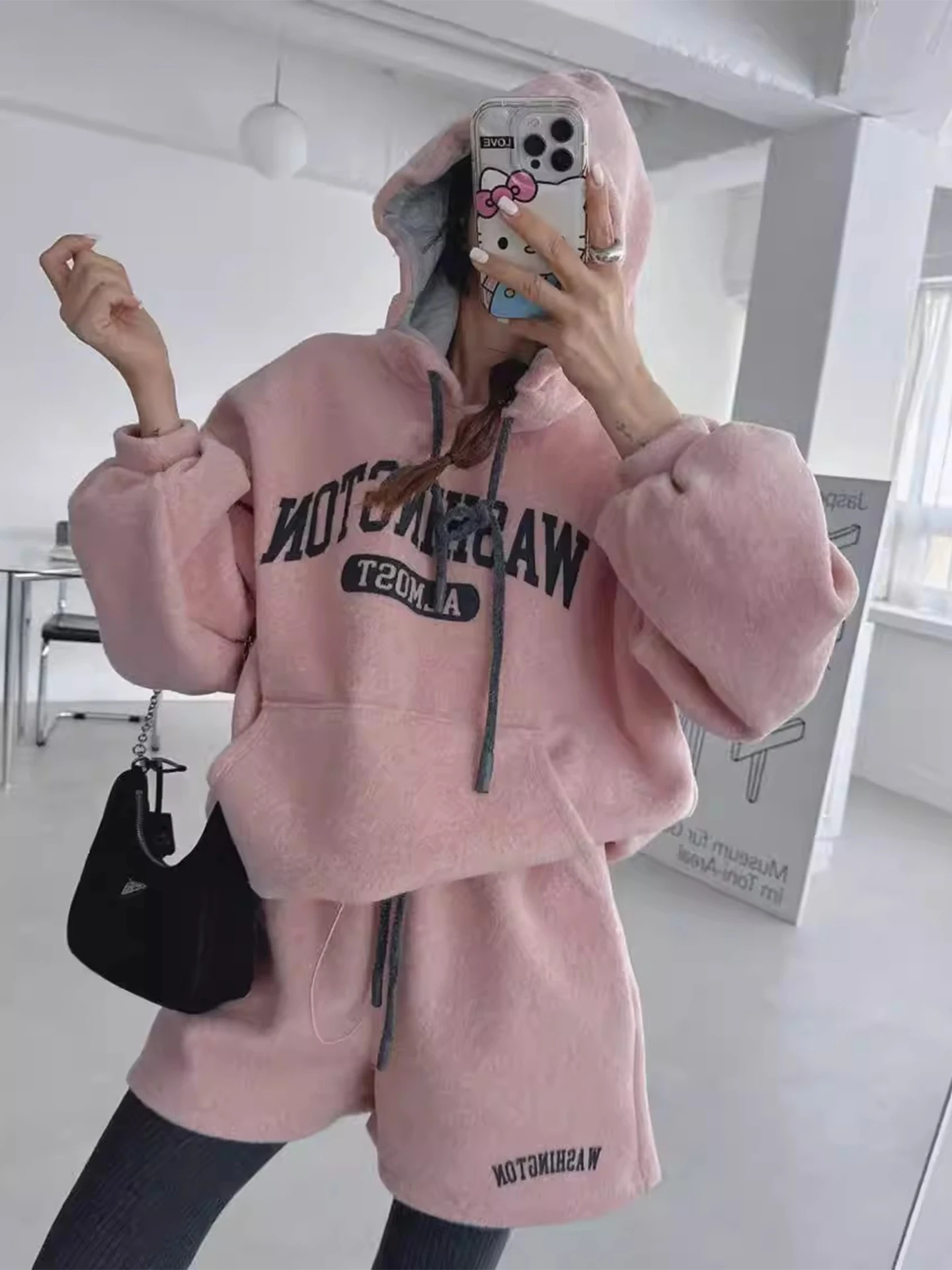 

Faionable High Waist Dstring Hoodie And ort Pants Two Piece Set for Women Autumn New Arrival Comfortable Casual Outfit