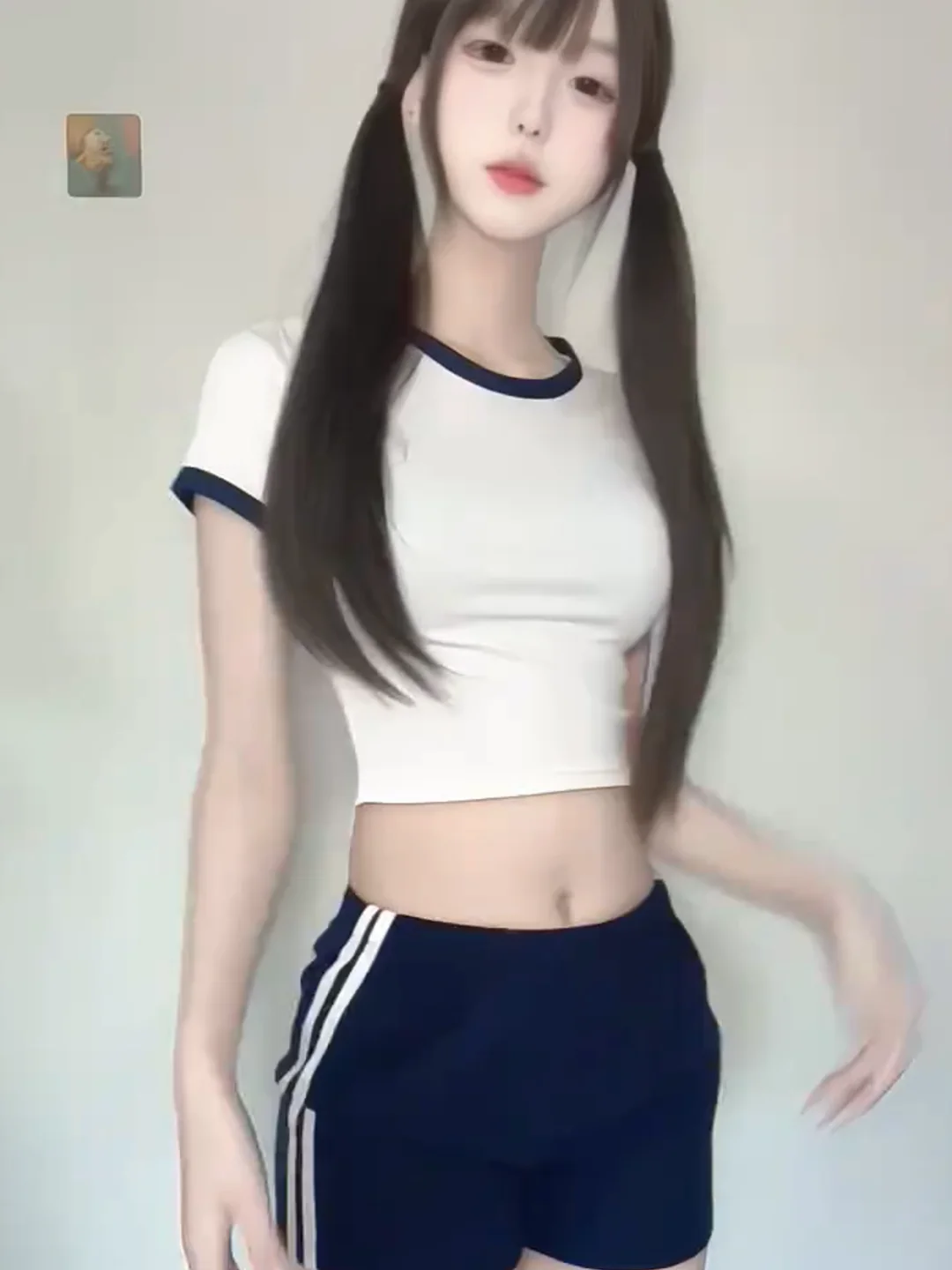 Sexy Retro Hot Girl White round Neck Short Sleeve T-Shirt Body Shape Highlighting Shorts Two Piece Set Summer Fashion Women's...