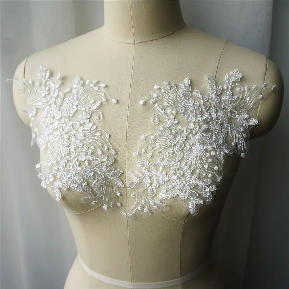 2 pezzi fiori bianchi tessuto di pizzo rosa nappa ricamata Appliques da sposa cucire Patch per abito da sera decorazione fai da te