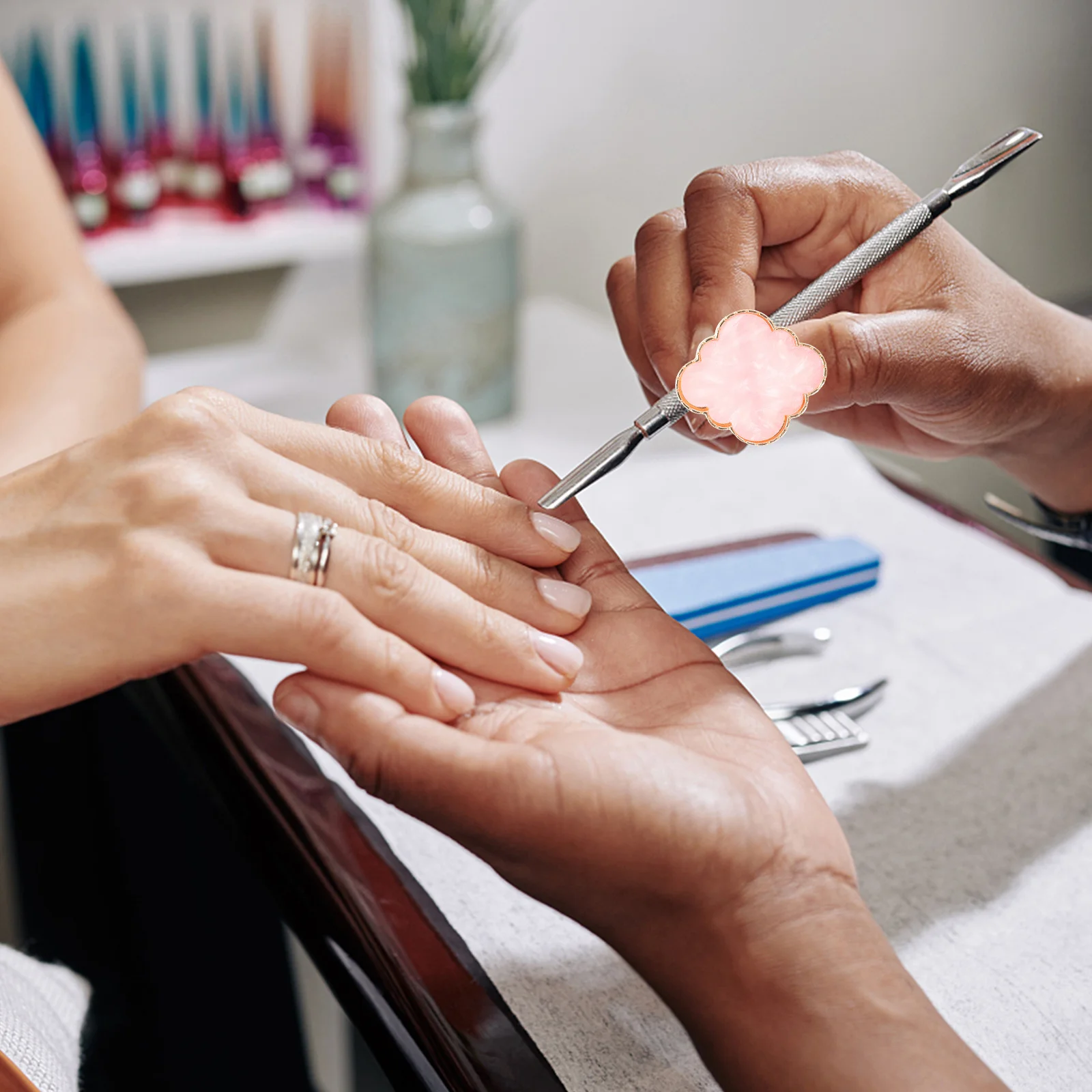 

20Pcs Nail Art Polish Mixing Trays Resin Copper Ring Design Color Holders Easy Wipe Clean for Nail Craft Lovers