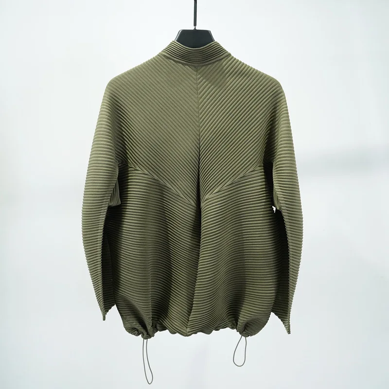 ชุดสูทลำลองผู้ชายสไตล์พลีท Miyake คอลเลคชั่นฤดูใบไม้ร่วง 2025 แจ็คเก็ตเทรนด์สปอร์ตแฟชั่น ทรงหลวม ชุดสองชิ้นแบบพลีท