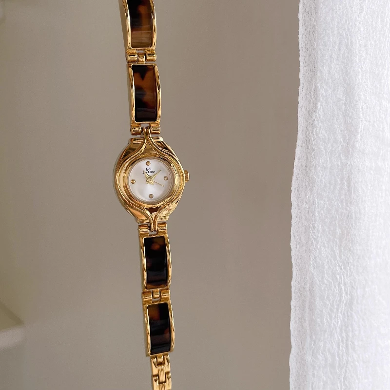 Waterproof 2025 quartz watch birthday gift classic trend women's watch elegant and simple