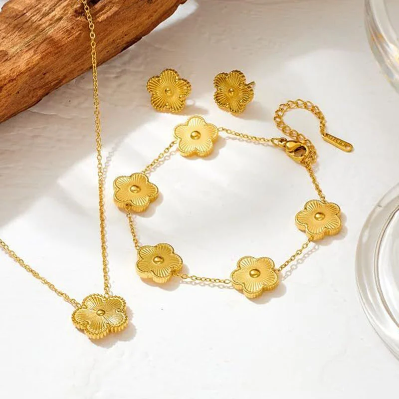 Stainless Steel Golden - Coated Jewelry Set: Exquisite Flower - Shaped Necklace, Bracelet & Earrings, Ideal Gift Choice