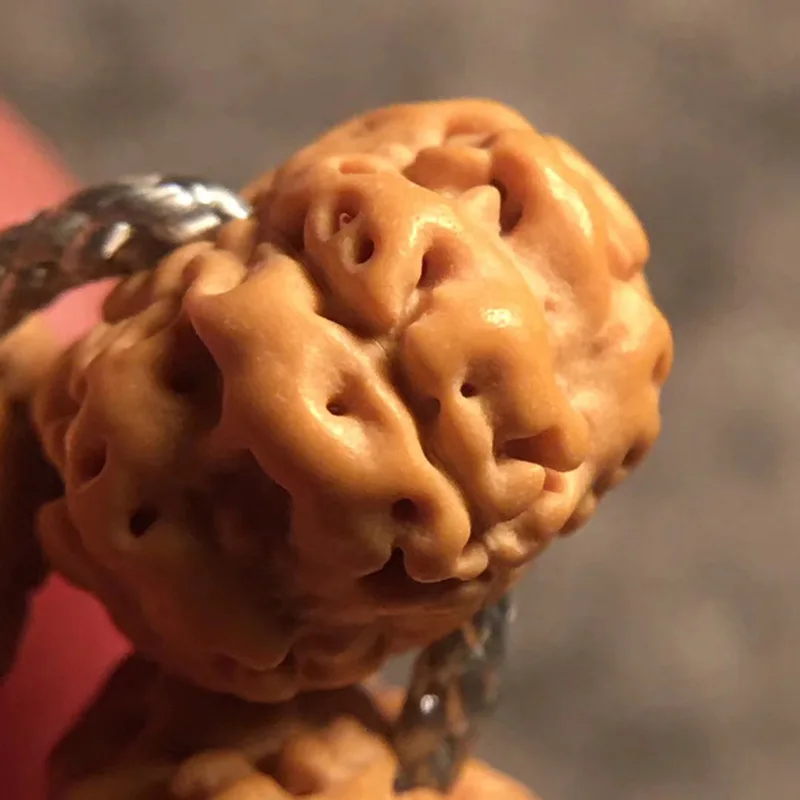 

Flying Saucer Bodhisattva Short Pile Bracelet Buddha Bead Diamond Explosive Meat Wooden jewelry
