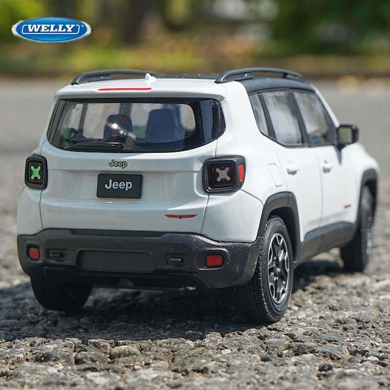 WELLY 1:24 Jeep Renegade Trailhawk SUV modèle de voiture en alliage moulé sous pression en métal véhicules tout-terrain modèle de voiture Simulation Collection enfants cadeau