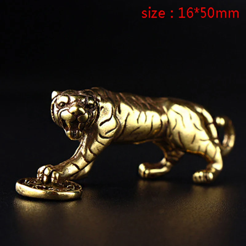 1pc Tiger Small Ornaments Retro Brass Chinese Zodiac Animal Tiger Statue Figurines Keychains Pendants Antique Home Decor