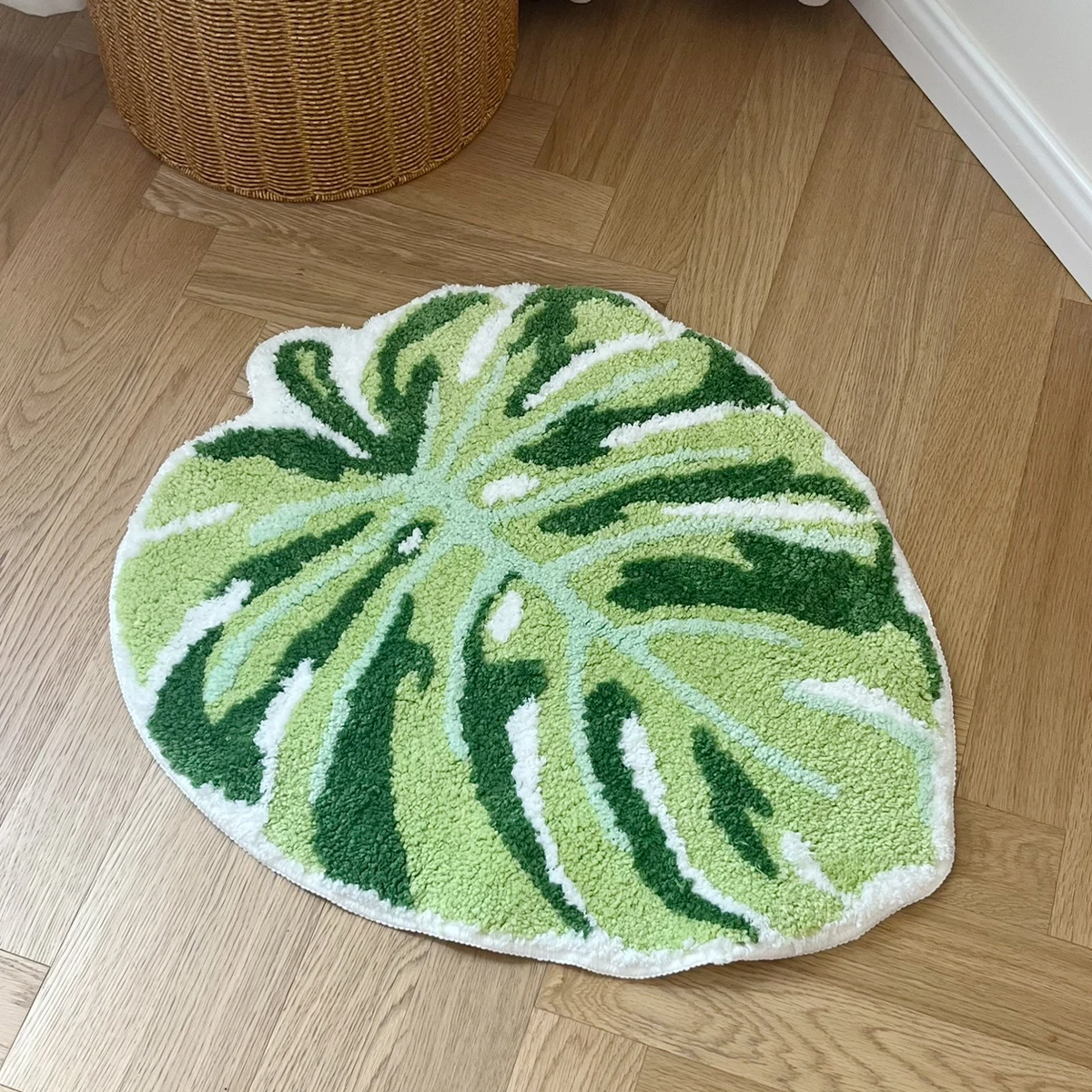 Green Leaf Monstera Tufted Rug Palm Shaped Bathroom Mat Super Absorbent Rug Washable Shower Bath Rug for Bedroom Decorate