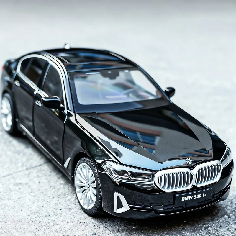 

1:24 BMW 5 серии 530i 530LI, модель роскошного автомобиля из сплава, литая под давлением металлическая модель автомобиля, высокая имитация звука и света, детская игрушка в подарок