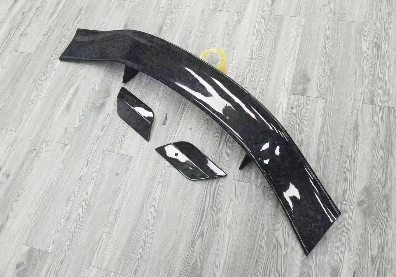 工場直販 ホットセール Msyスタイル ボディキット アストンマーチン DBX用 カーボンファイバー スポイラー リアテールディフューザー ボディキット