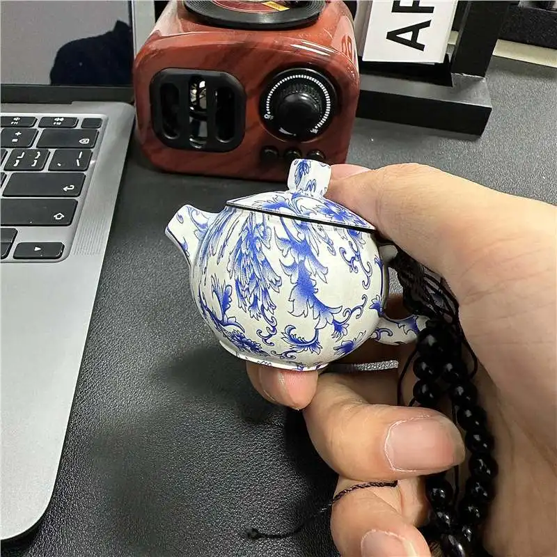 New Creative Blue and White Porcelain Teapot Windproof Gas Lighter Novelty and Unusual Igniter for Gift Cigarette Accessories