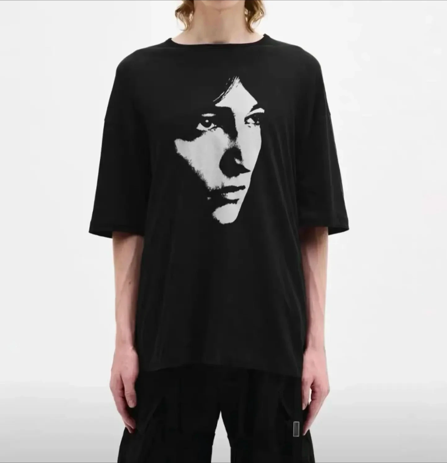 AN Dark Pioneer Ann Love Forever Black Portrait Print Short Sleeve Ribbon T-Shirt