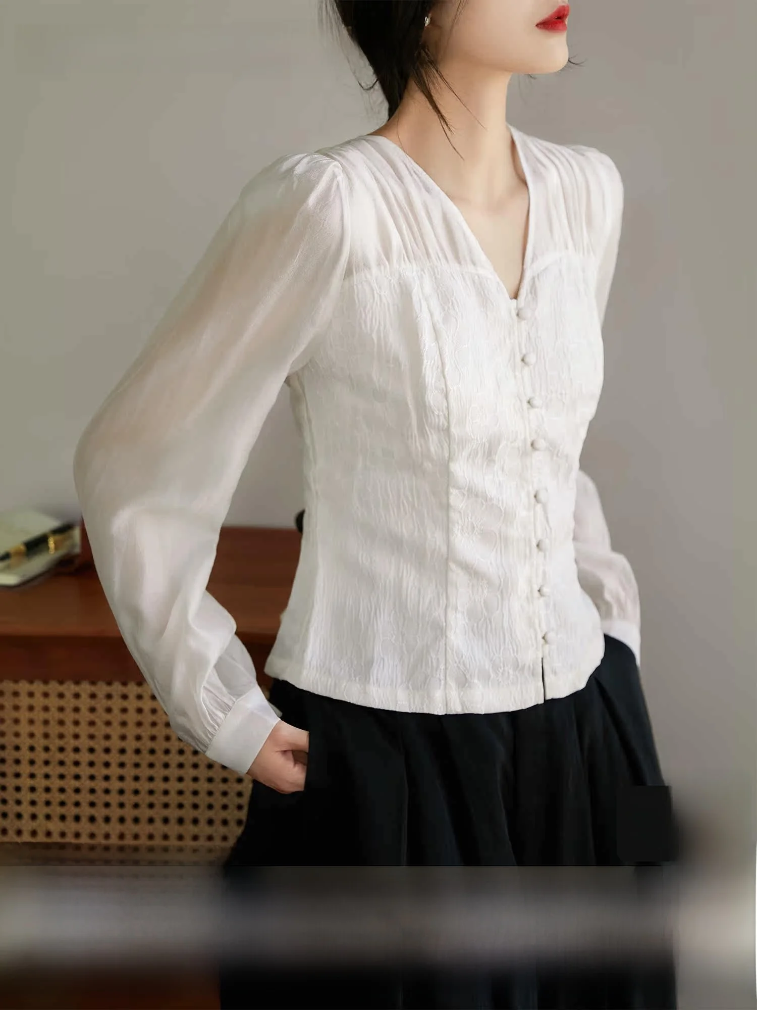 

Xiao Han Ge Gentle Trap New Chinese Style Embroidered Shirt Retro Bubble Sleeve Waist Cinched Top Women Summer Fashion Ladies...