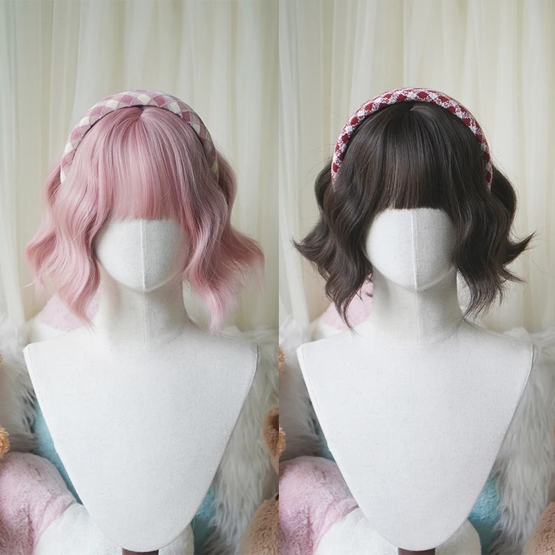 

Короткий кудрявый парик в стиле Лолита | Термостойкие синтетические волосы с челкой для косплея, Хэллоуина, тематических вечеринок в стиле аниме