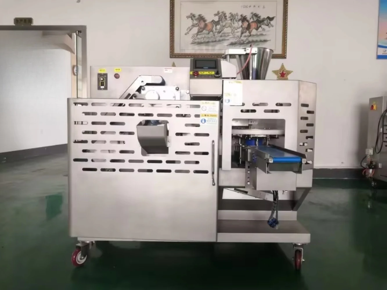 Single Row High-Speed Dumpling Maker Multi-Function Wonton Siomai Dimsum Gyoza Machine for Restaurant
