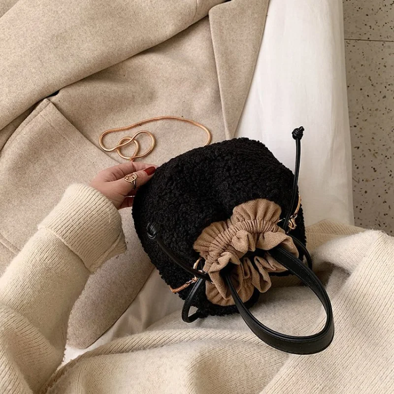 

Famous Designer Elegant Leather Women's Crossbody Bag Luxury Brand Trendy Classic Modern Daily Vintage Commuter Bag​