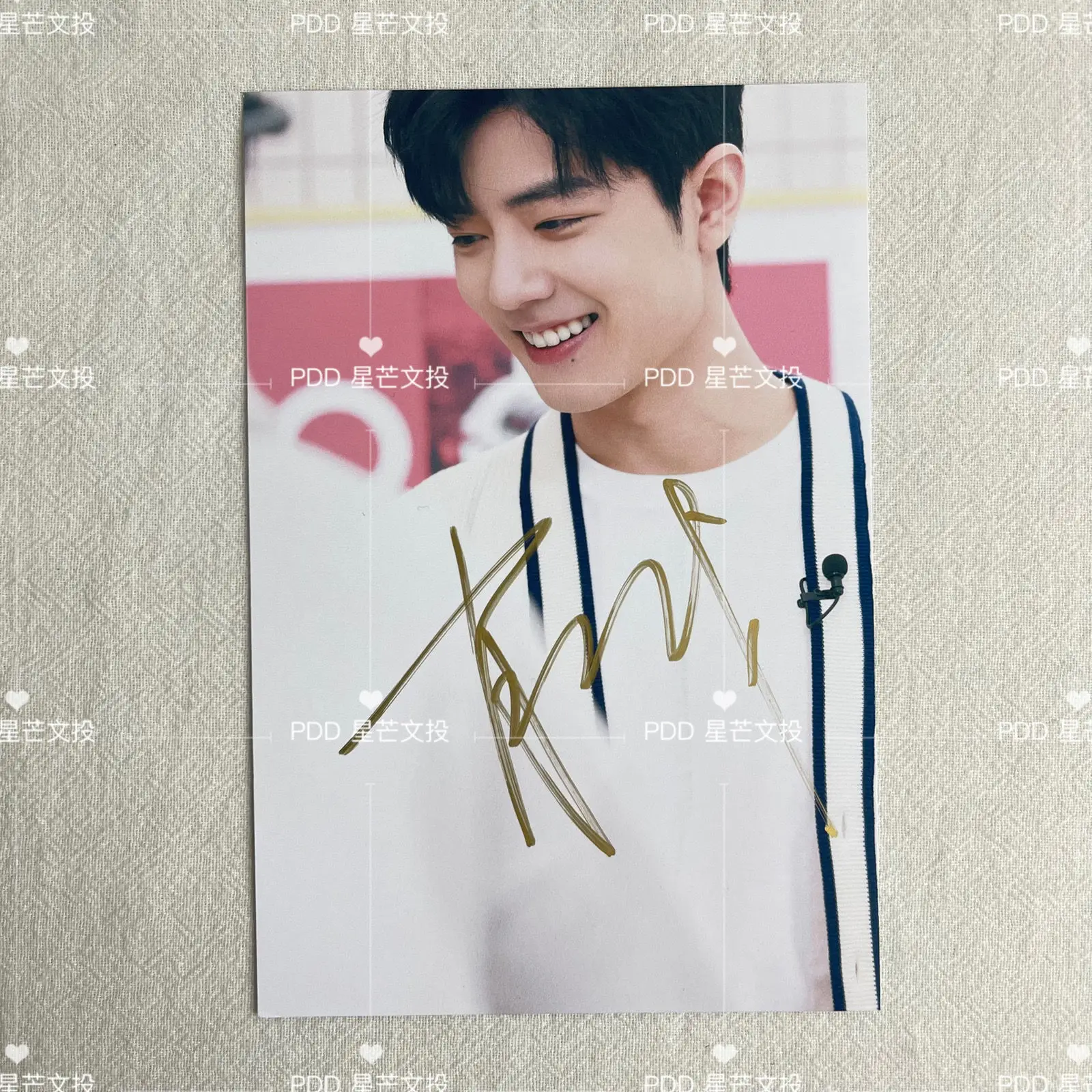 

Chinese star Xiao zhan personally signed 3-inch photo not printing as gift to friend orPersonal Collections