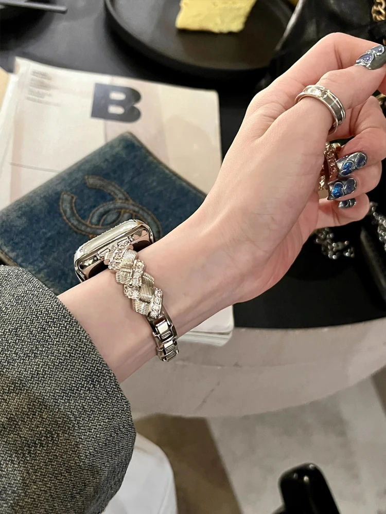 Fascia di diamanti di lusso per Apple Watch Ultra 10 9 8 7 6 5 4 cinturino da donna in metallo per iWatch 38mm 40 41mm 42mm 45mm 46mm 49mm