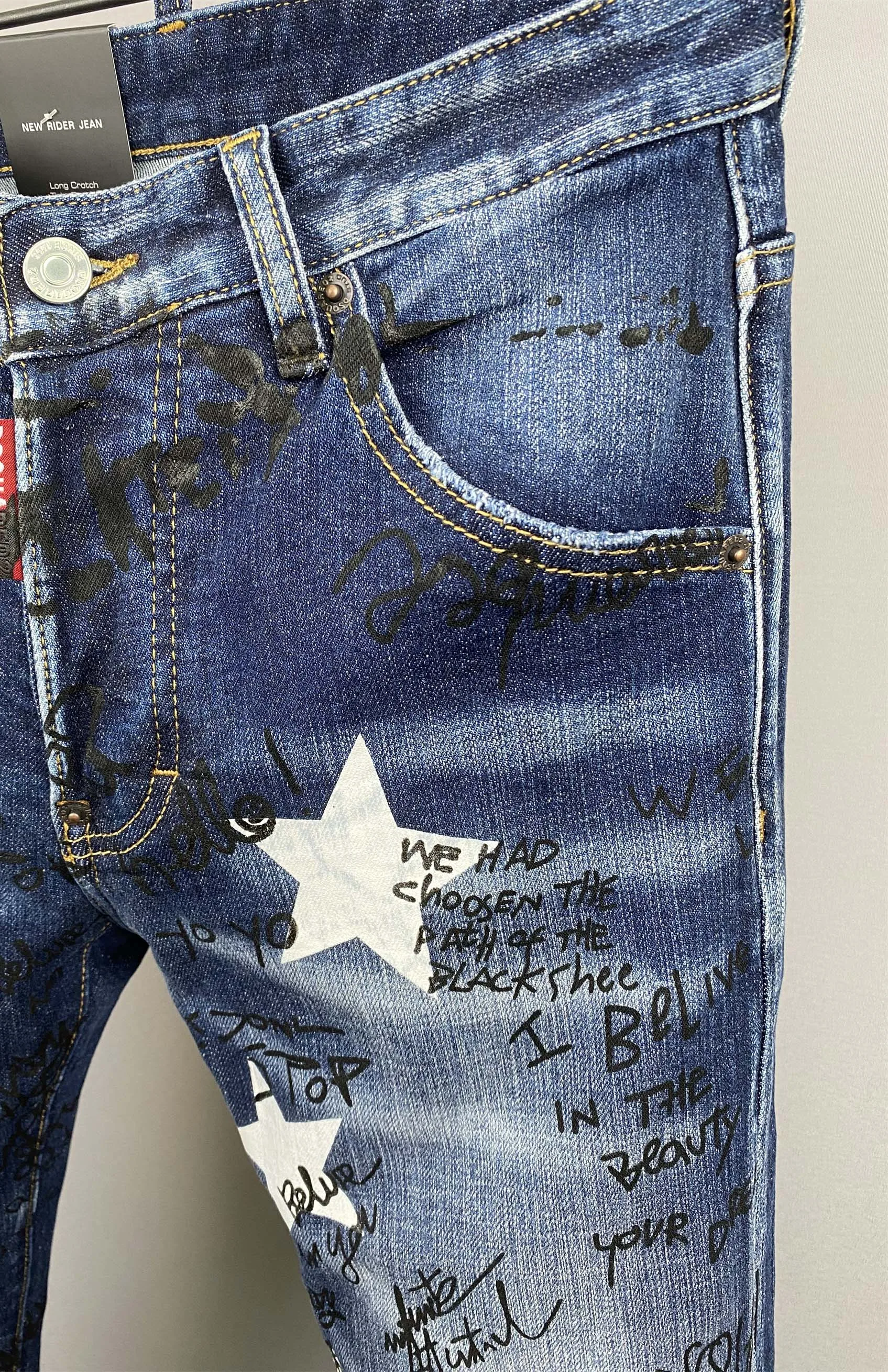 2024 Spring and Autumn New D2 Jeans for Men, Washed, Scratched, Patched, Painted, Three Dimensional Cutting, Small Feet, Blue