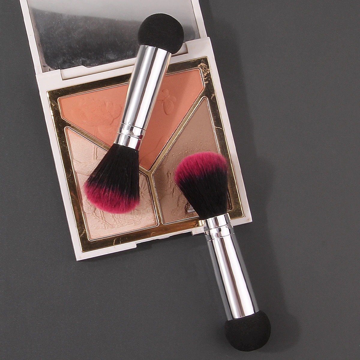 2 ชิ้น mini dual - head two - in - one multi - purpose แปรงแต่งหน้า, soft blush แปรงแป้ง + Q ยืดหยุ่นหัวฟองน้ํา, เครื่องมือแต่งหน้าใบหน้า