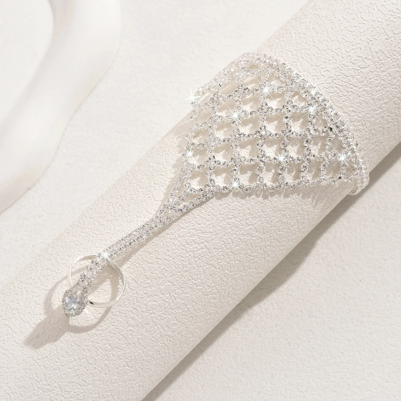 Fashion Accessories Personalized Mesh Rhinestone Hand Chain For Women Finger Ring Chain Bracelet Trendy Y2K Jewelry Charm Gift