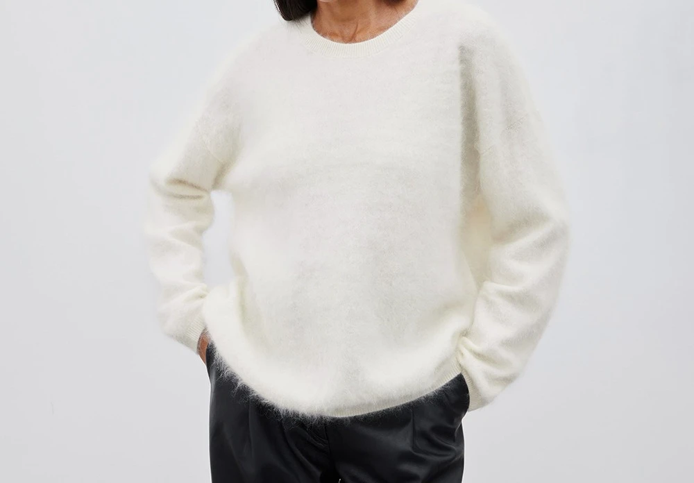 Round Neck Pullover Sweater for Autumn and Winter 2025  New Solid Color Knitted Sweater  Loose Casual Sweater