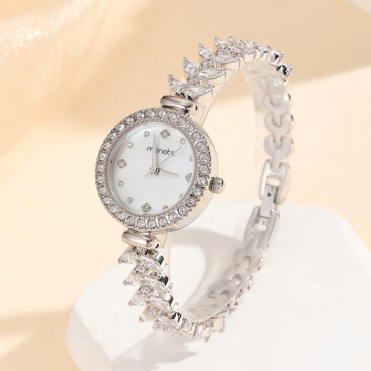 

EYER Fashion Shining Crystal CZ Zircon Round Bracelet Watch For Women Lady Liberality Casual Style Luxury Fine Jewelry Gift