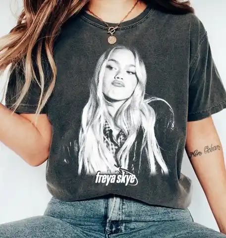 フレイヤ・スカイ サイレント・トリートメント・シャツ、スターズ・アライン・ツアー2026フェスティバル、ゾンビーズ・ドーン・オブ・ザ・ヴァンパイアーズ・シャツ