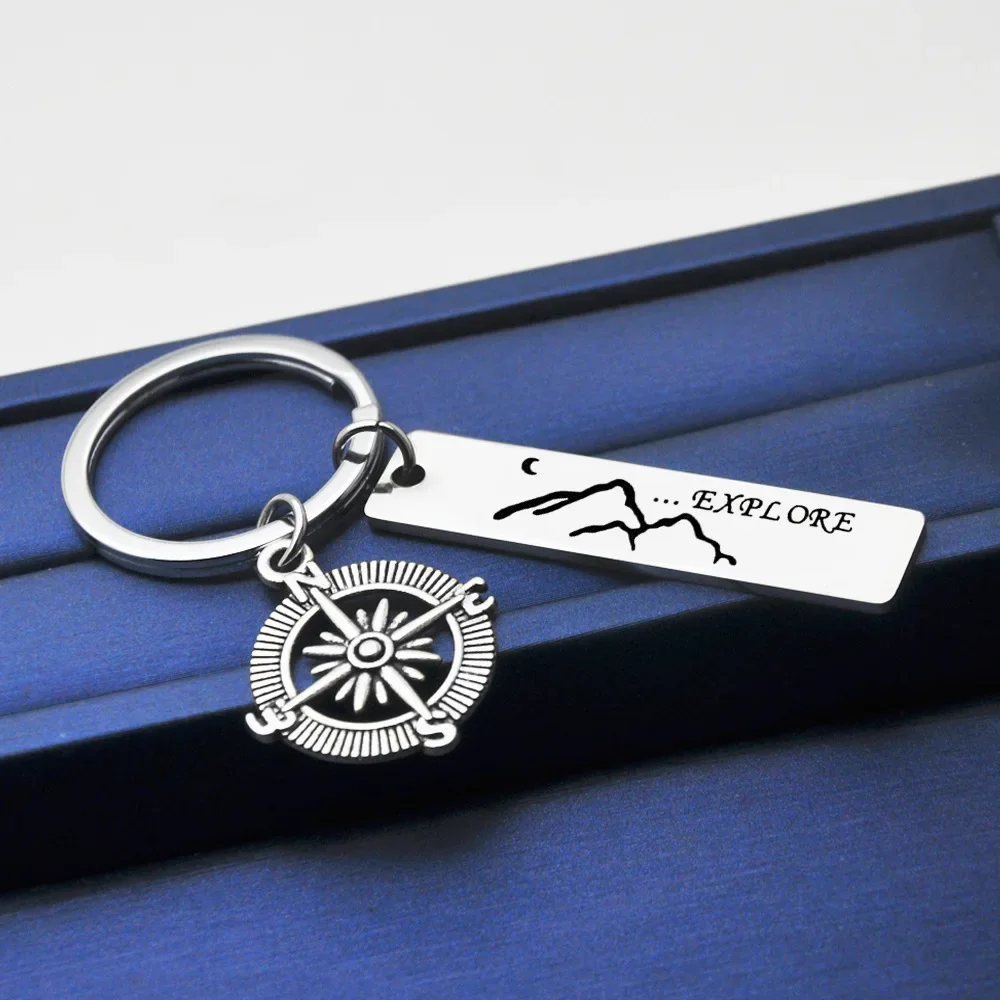 Metal Motivational Mountaineer Gift Explore Climbing Mountain Lover Explorer Keychain Present Teenageer Bag Souvenir