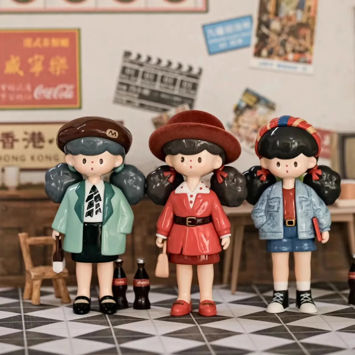 本物の Molinta レトロガールズシリーズブラインドボックスおもちゃかわいいアクションアニメフィギュアかわいいミステリーボックスモデルデザイナー人形デスクトップデコラ