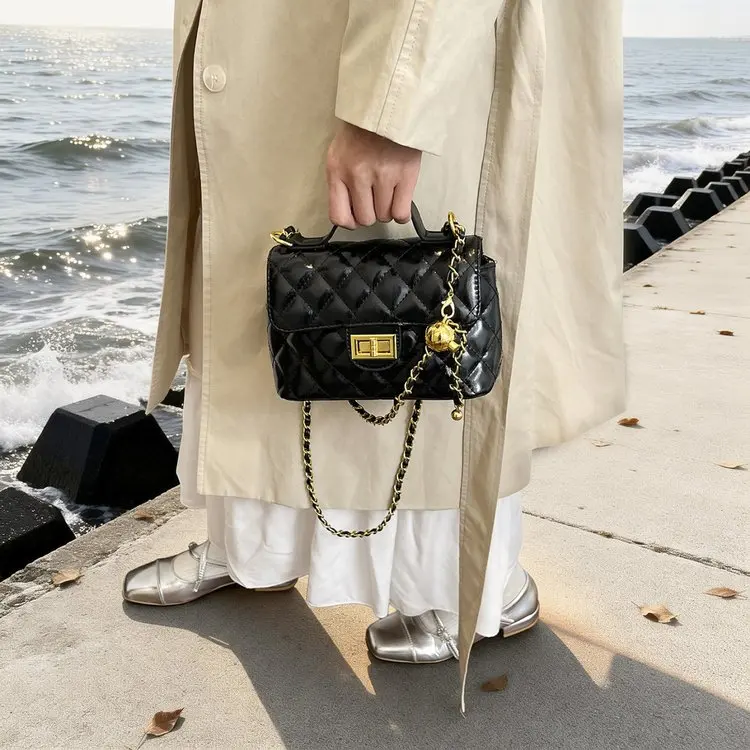 

Luxury Designer Minimalist Vintage Leather Diaper Bags For Women Elegant Large Capacity Tote Crossbody Bag Stylish Commuter