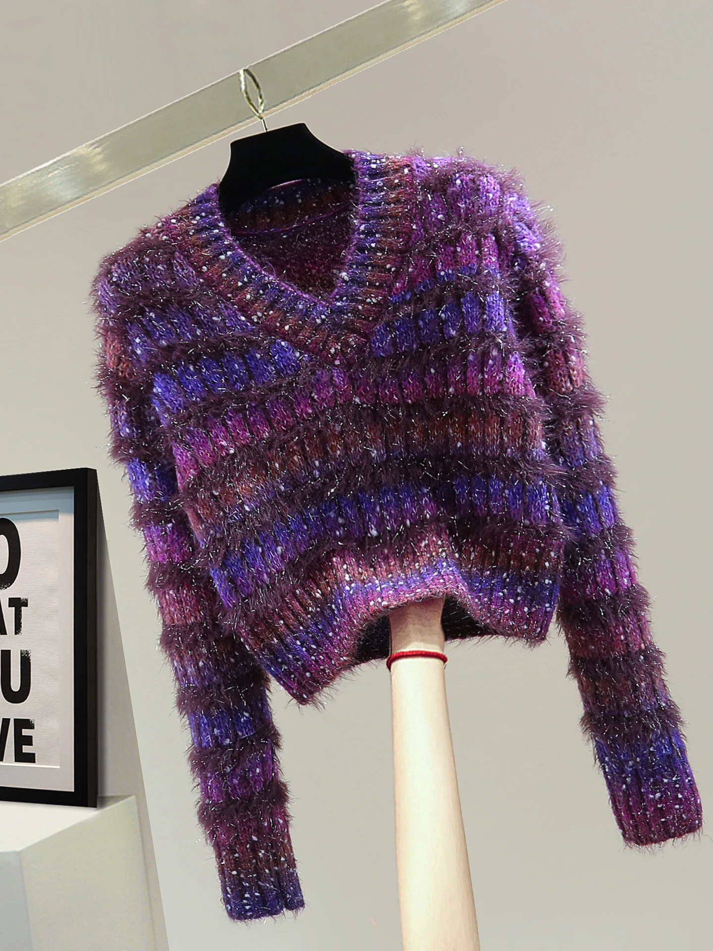 

Soft Striped Mohair Pullover Knitted Sweater 2025 Autumn/Winter Korean Version High Waist Short Gradient Color V-neck Sweater