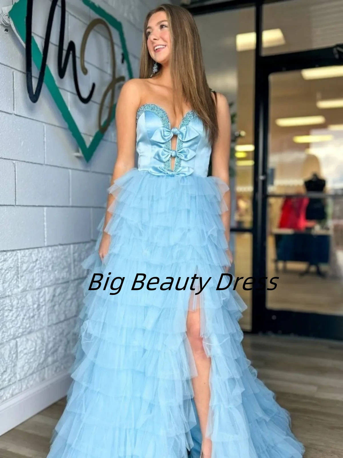 Personnalisé élégant Quinceanera Chic bretelles sans manches perlée nœud papillon Tulle à plusieurs niveaux robes de bal robes de 15 quinceañer