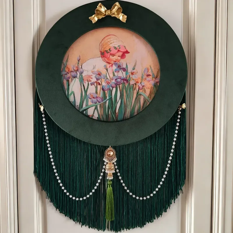 French Flower Girl Niche Retro Medieval Decorative Painting Light Luxury Pearl Chain Fringed Round Hanging Art for Living