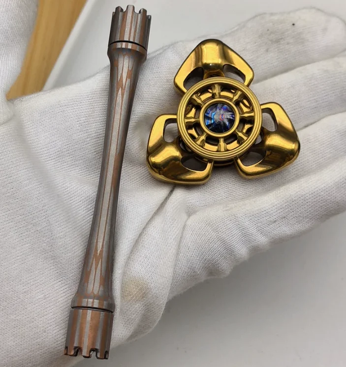 

Used EDC Chimago Demon slaying gyroscope made of tungsten alloy fidget spinner metal decompression toy